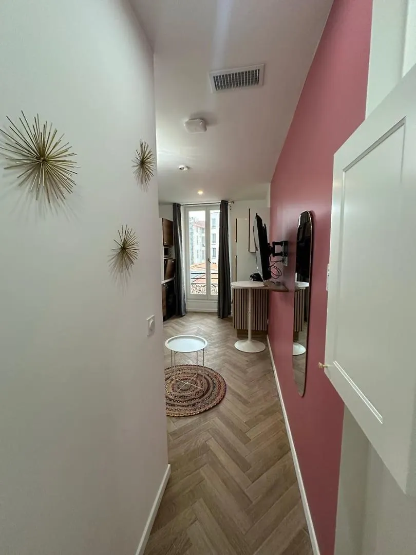Moon Apartment Nice